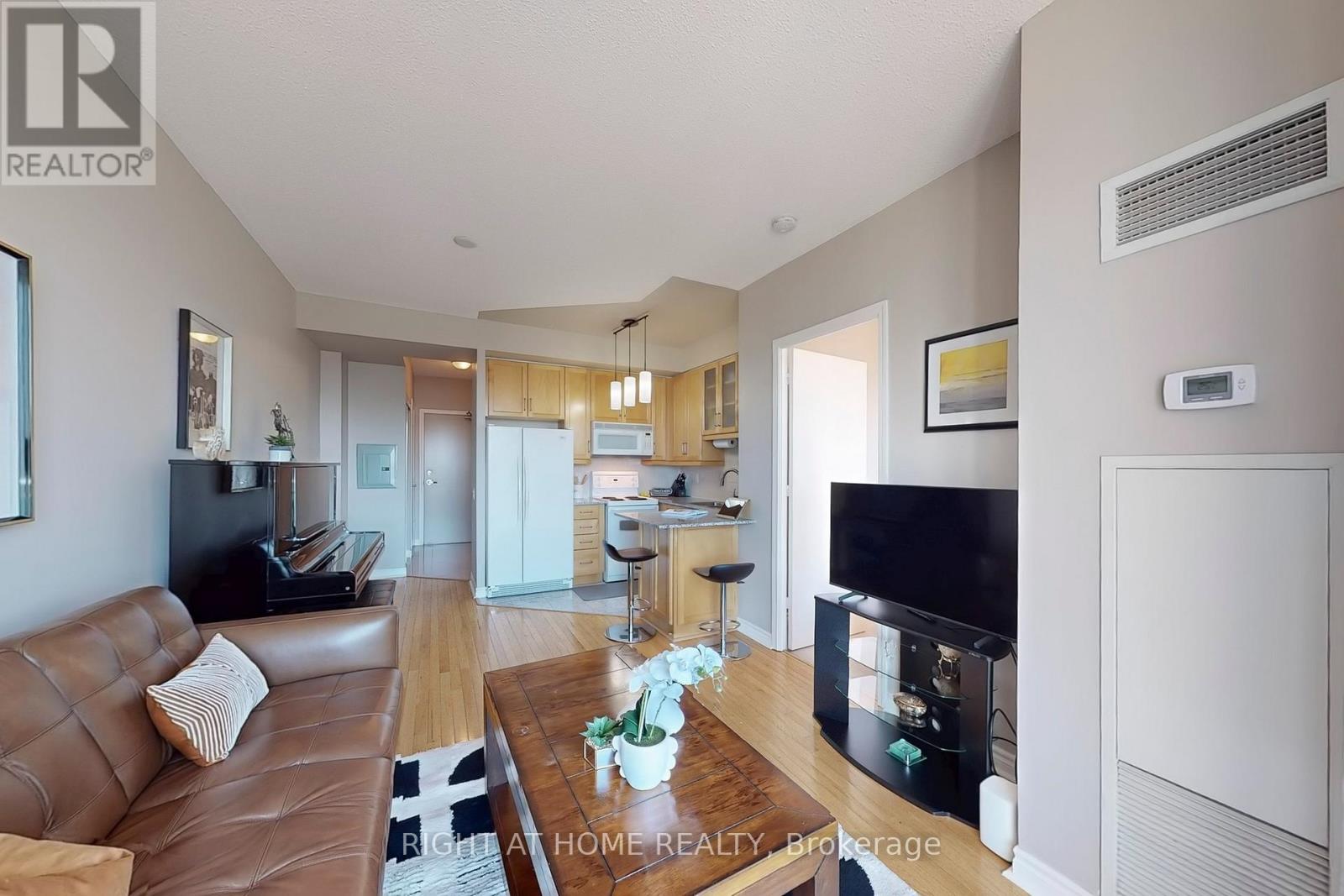 1612 - 60 Byng Avenue, Toronto, Ontario M2N 4K3 - Photo 10 - C13441928