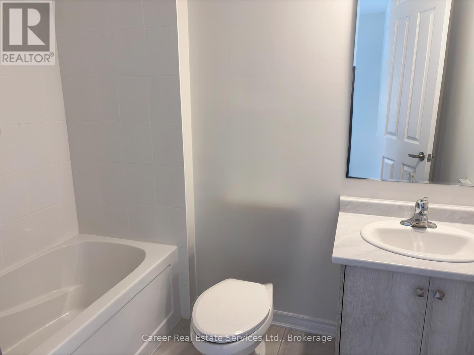 1 Waterfront Crescent, Whitby, Ontario  L1N 0M9 - Photo 18 - E13411884