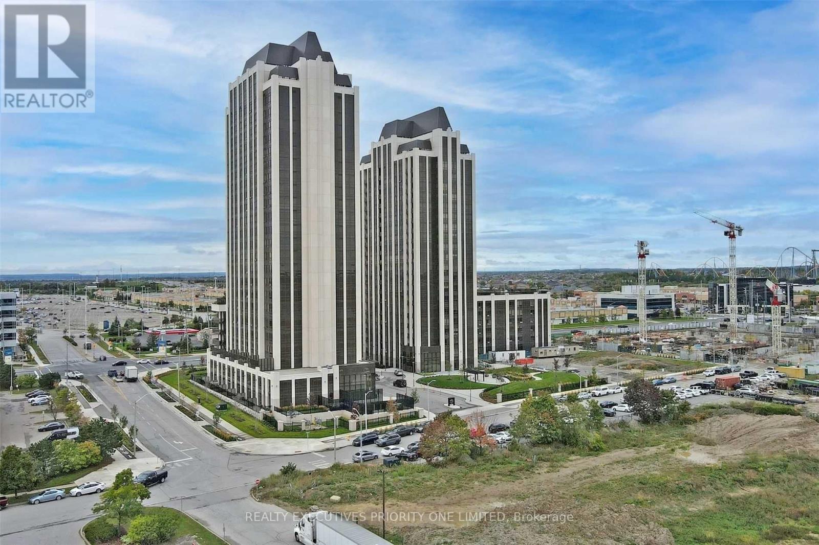 809 - 9075 JANE STREET, Vaughan, Ontario