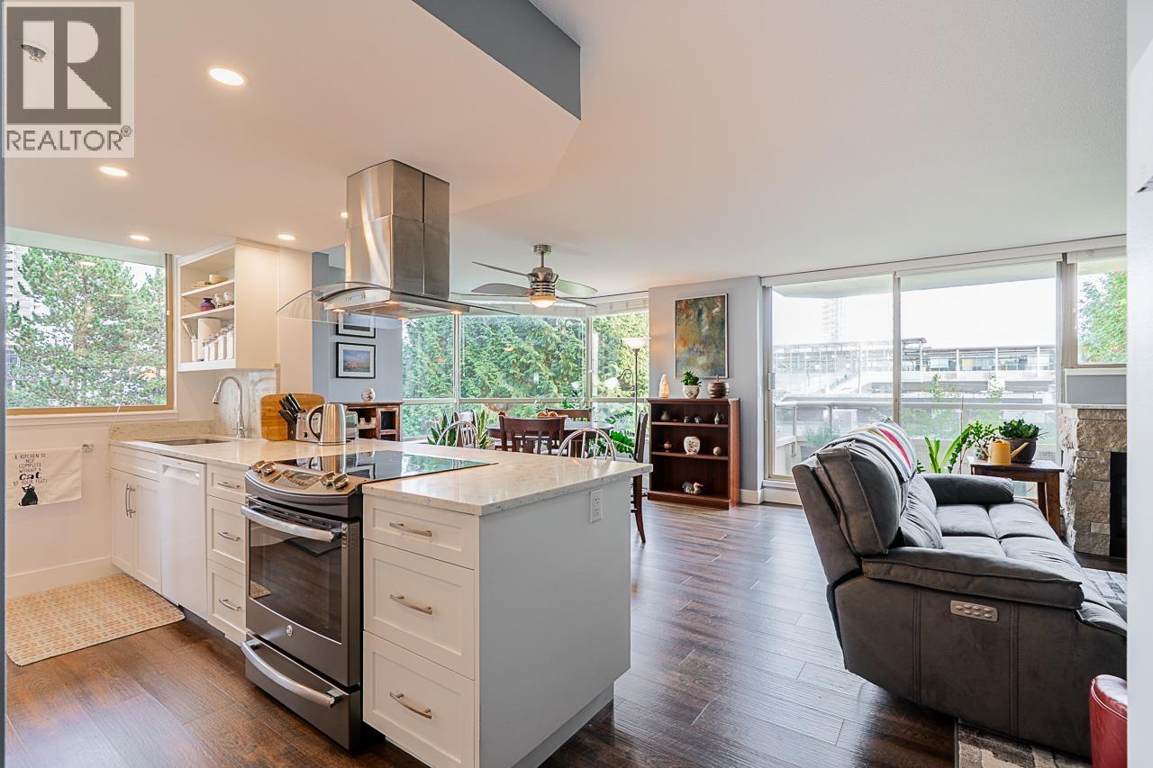 402 728 FARROW STREET, Coquitlam, British Columbia