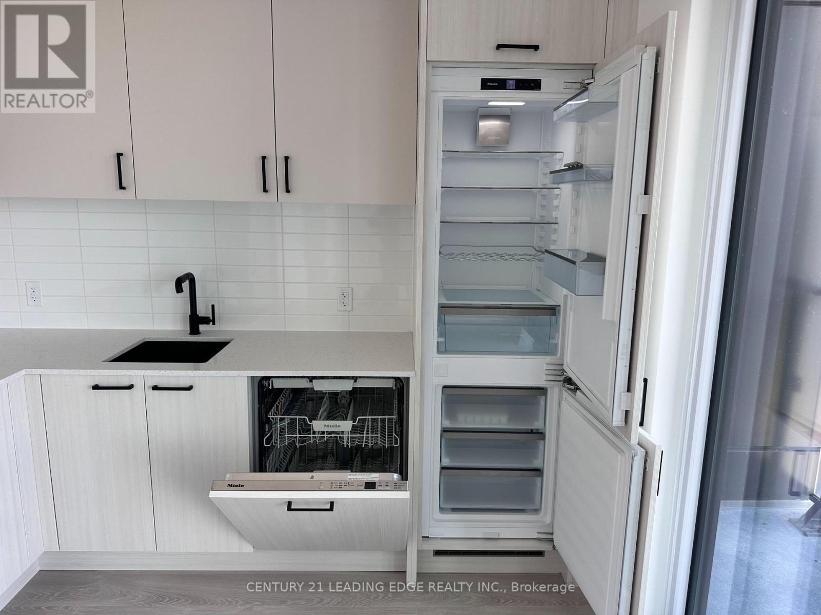 2204 - 5 Quarrington Lane, Toronto, Ontario  M3C 0S5 - Photo 15 - C13441950