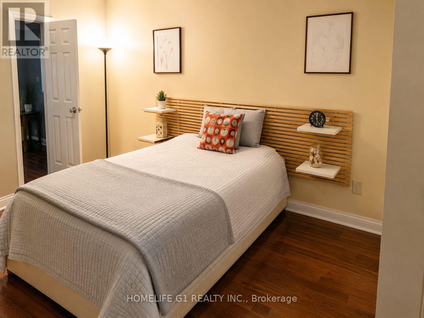 301 - 633 Bay Street, Toronto, Ontario M5G 2G4 - Photo 2 - C13442018