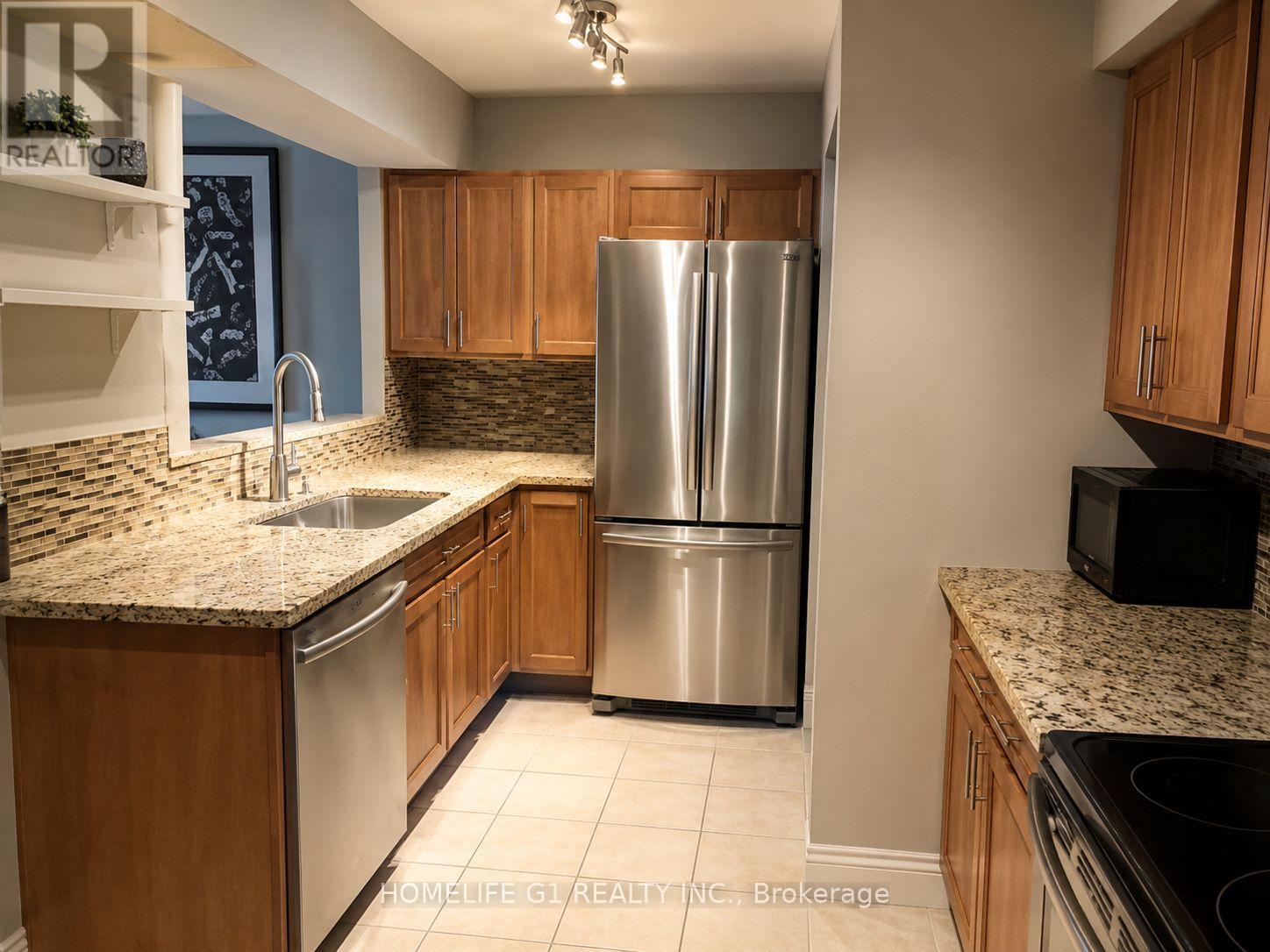 301 - 633 Bay Street, Toronto, Ontario M5G 2G4 - Photo 3 - C13442018