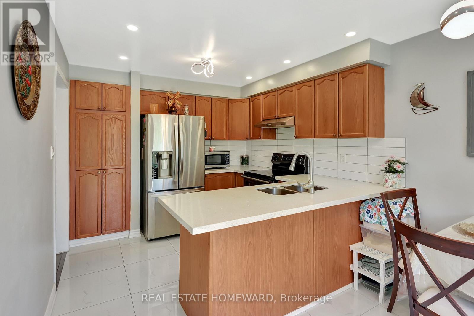 166 Hutton Place, Clarington, Ontario  L1C 5K2 - Photo 7 - E13441956