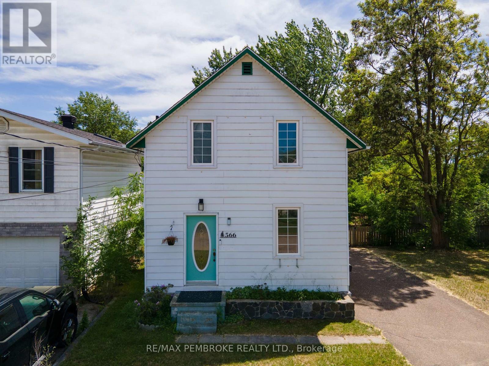 566 PERTH STREET, Pembroke, Ontario