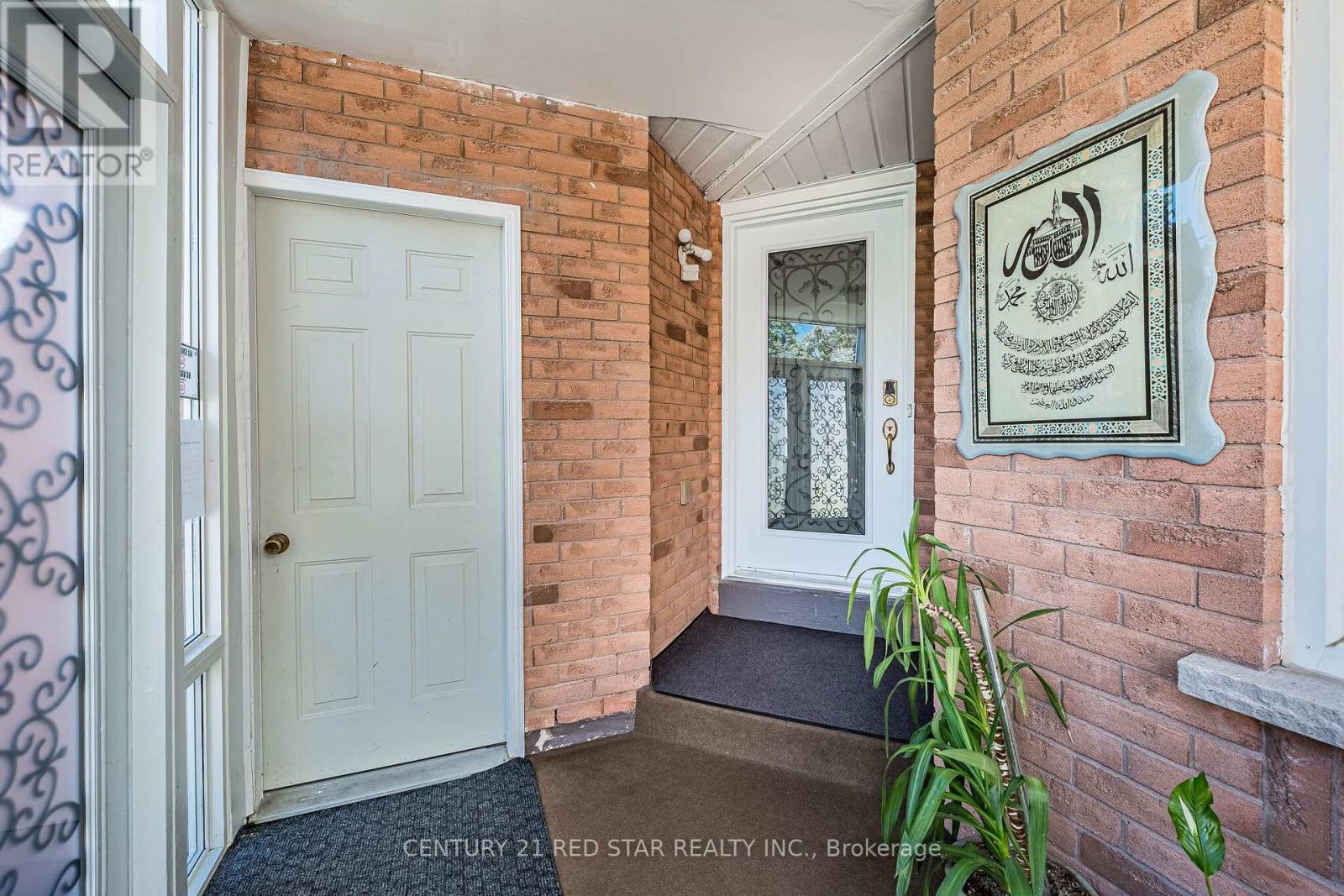 52 Newdale Place, Brampton, Ontario  L6S 5Z3 - Photo 6 - W13441954