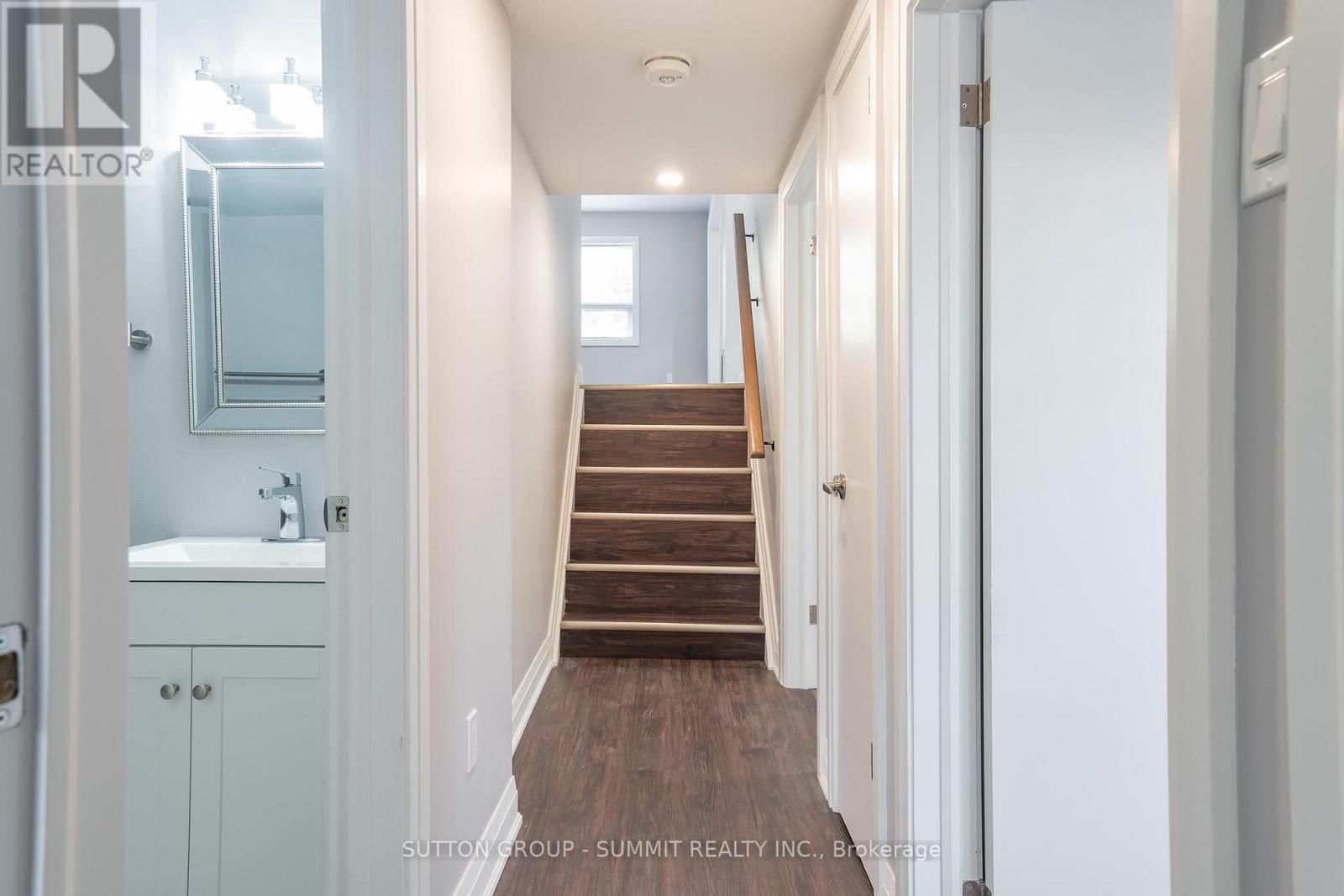Lower - 208 Giltspur Drive, Toronto, Ontario  M3L 1N5 - Photo 18 - W13441990
