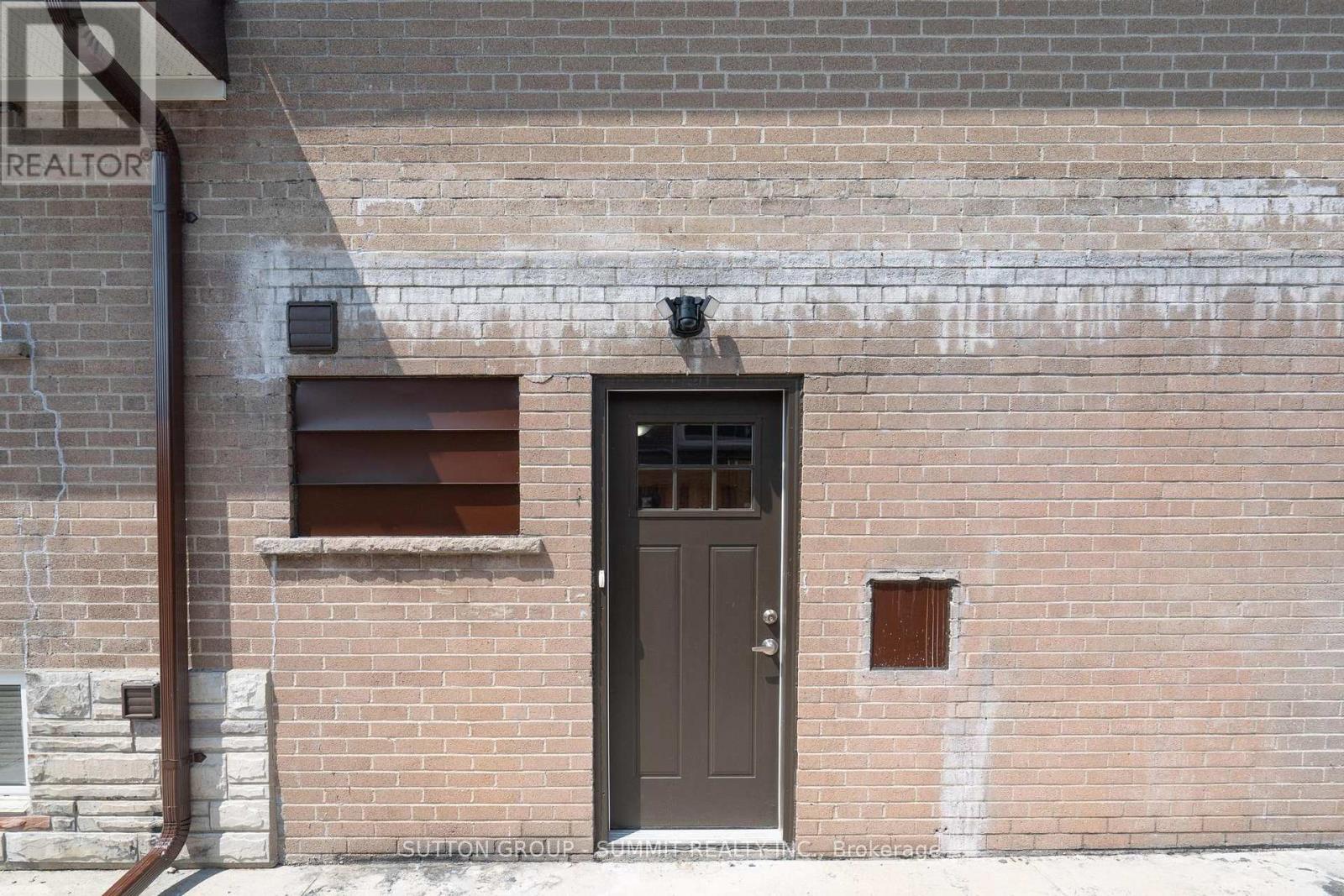 Lower - 208 Giltspur Drive, Toronto, Ontario  M3L 1N5 - Photo 2 - W13441990