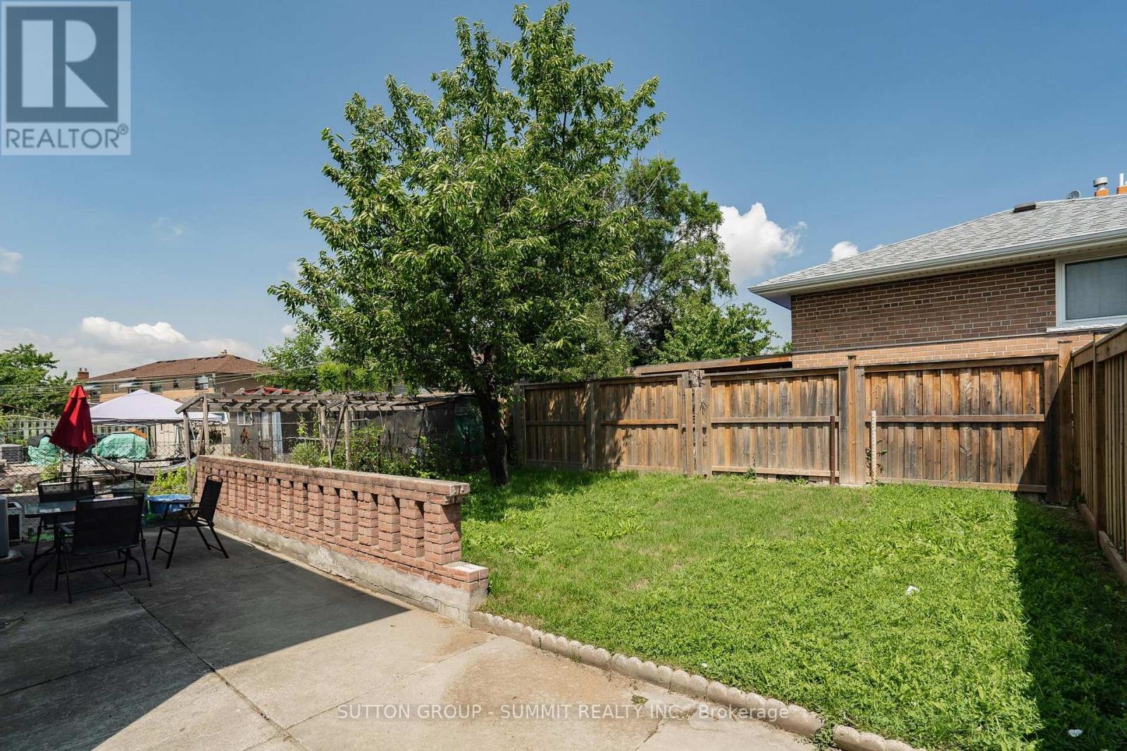 Lower - 208 Giltspur Drive, Toronto, Ontario  M3L 1N5 - Photo 21 - W13441990