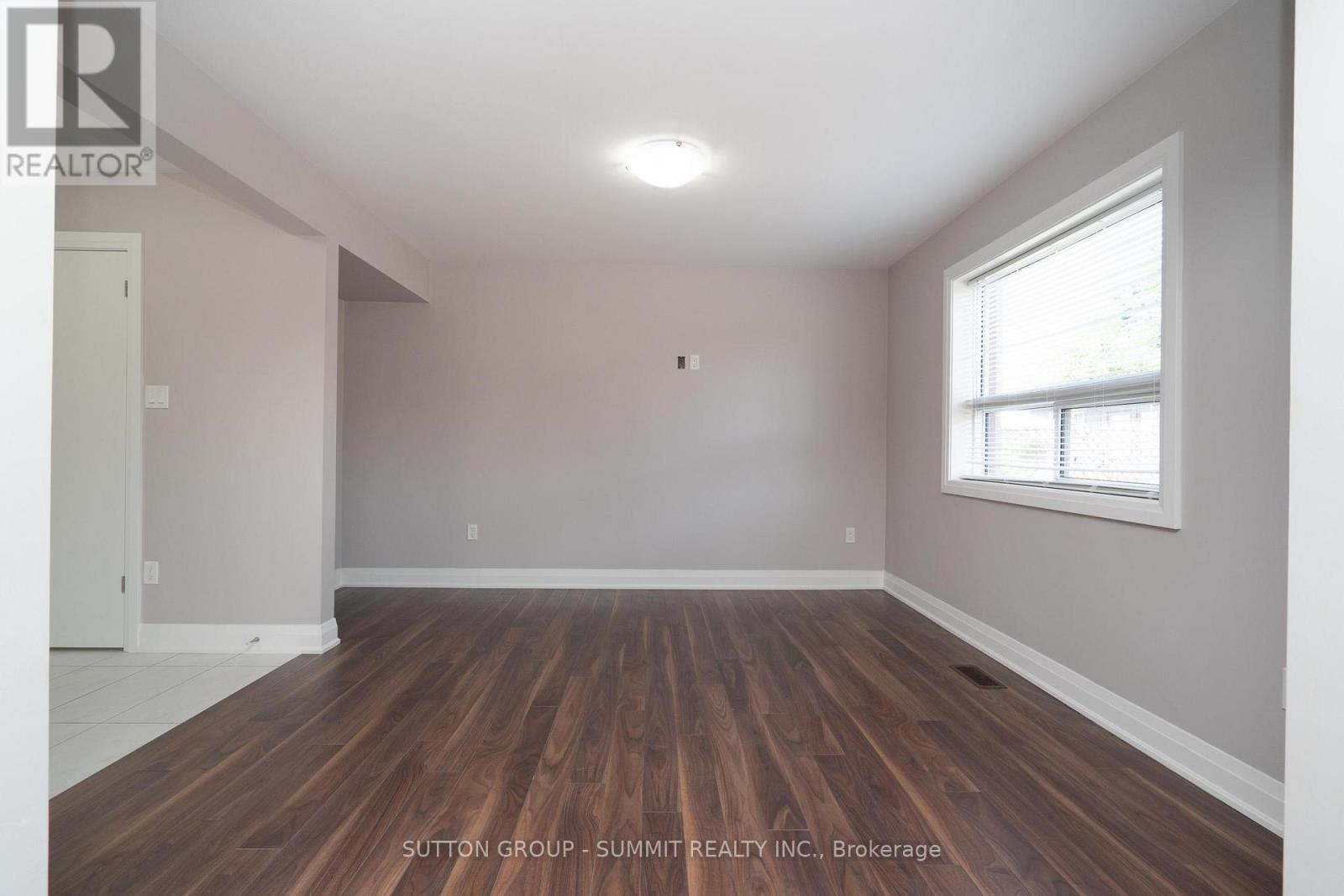 Lower - 208 Giltspur Drive, Toronto, Ontario  M3L 1N5 - Photo 8 - W13441990