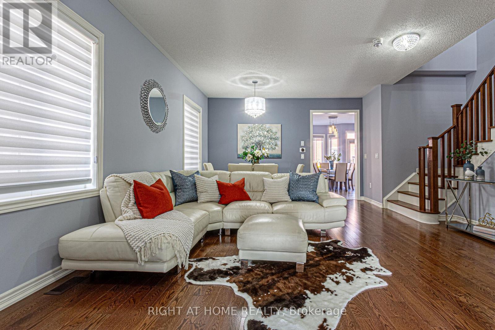 557 Settlers Road W, Oakville, Ontario  L6M 1N7 - Photo 2 - W13442020