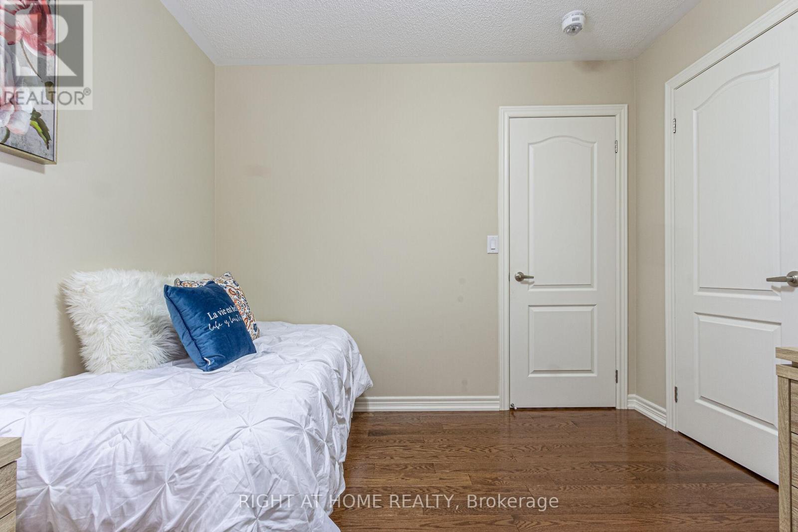 557 Settlers Road W, Oakville, Ontario  L6M 1N7 - Photo 20 - W13442020