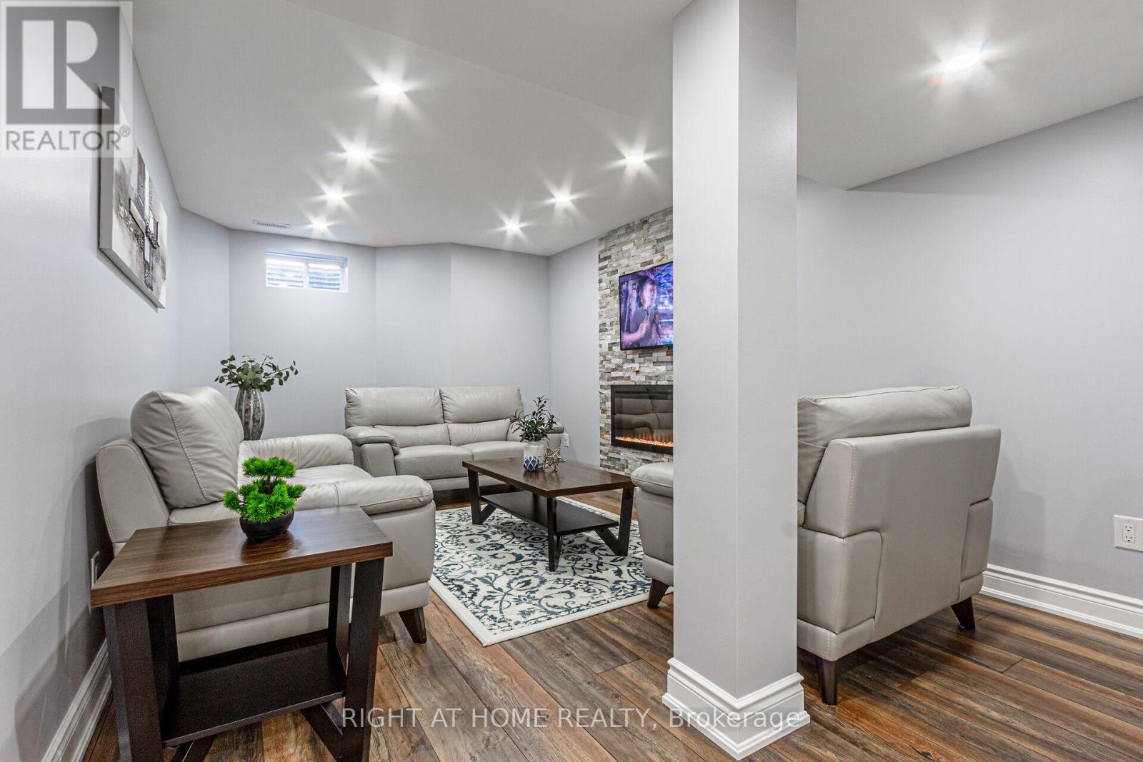 557 Settlers Road W, Oakville, Ontario  L6M 1N7 - Photo 21 - W13442020
