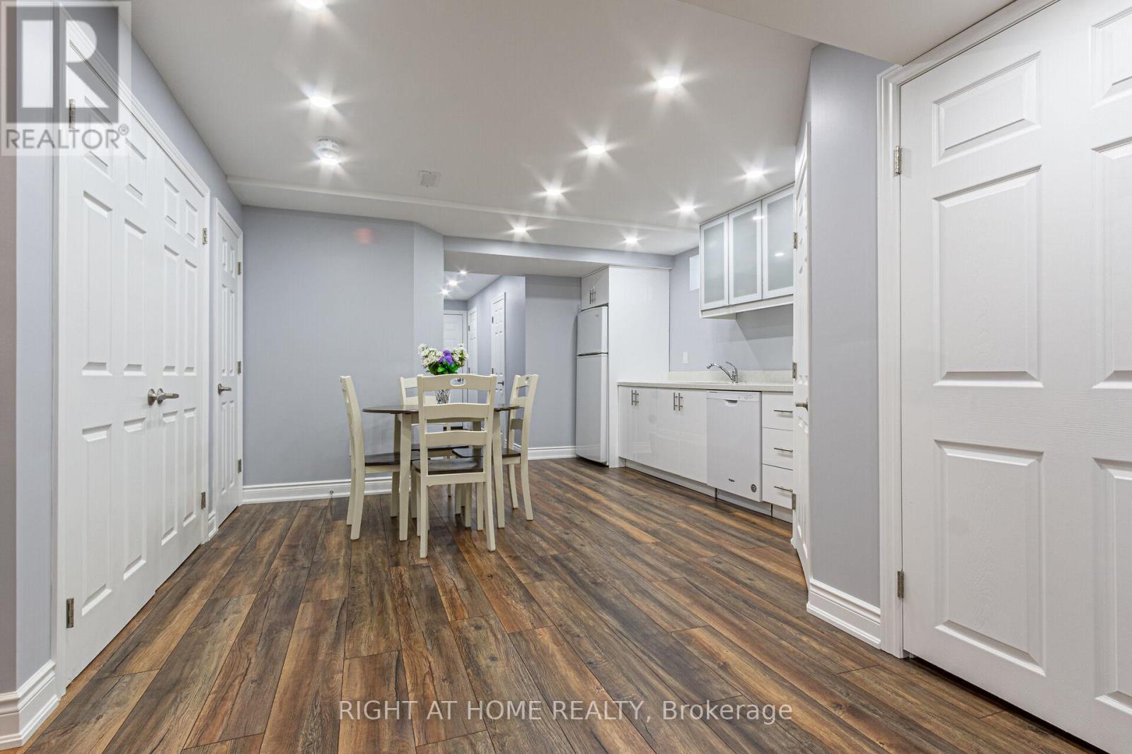 557 Settlers Road W, Oakville, Ontario  L6M 1N7 - Photo 23 - W13442020