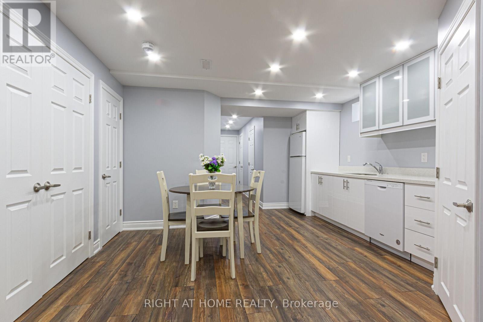 557 Settlers Road W, Oakville, Ontario  L6M 1N7 - Photo 24 - W13442020