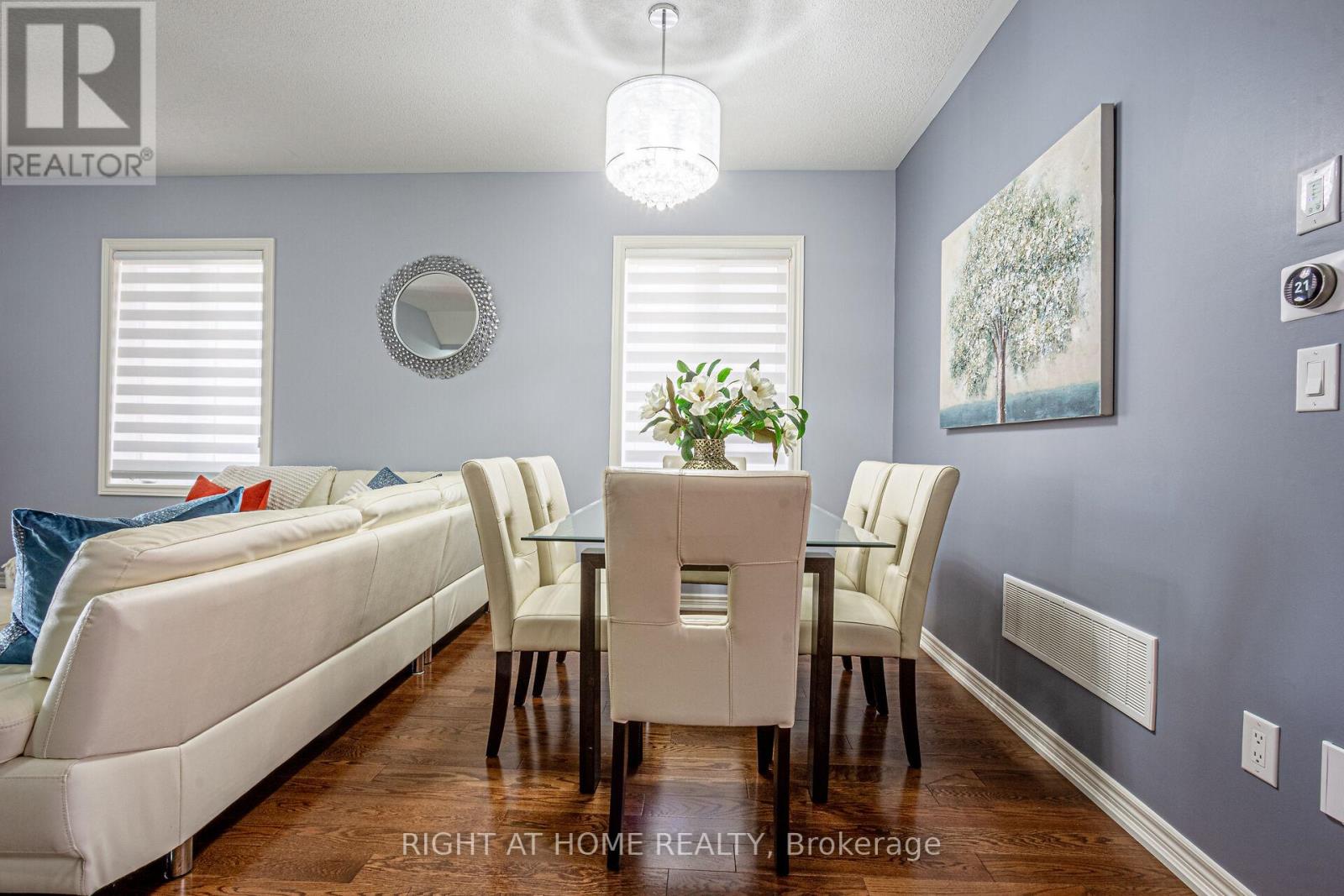557 Settlers Road W, Oakville, Ontario  L6M 1N7 - Photo 4 - W13442020