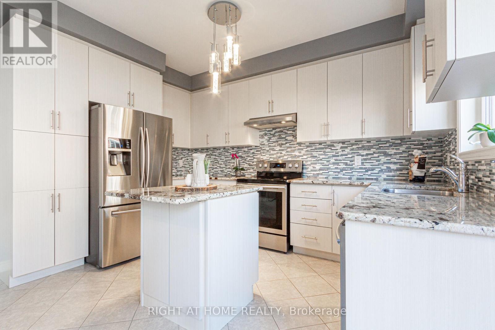 557 Settlers Road W, Oakville, Ontario  L6M 1N7 - Photo 5 - W13442020