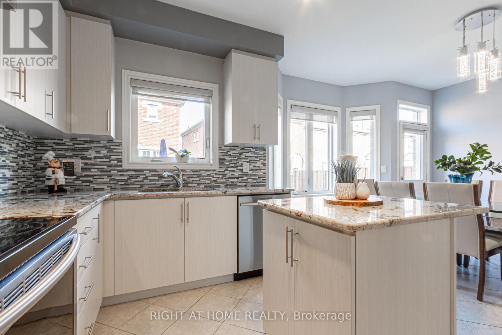 557 Settlers Road W, Oakville, Ontario  L6M 1N7 - Photo 7 - W13442020