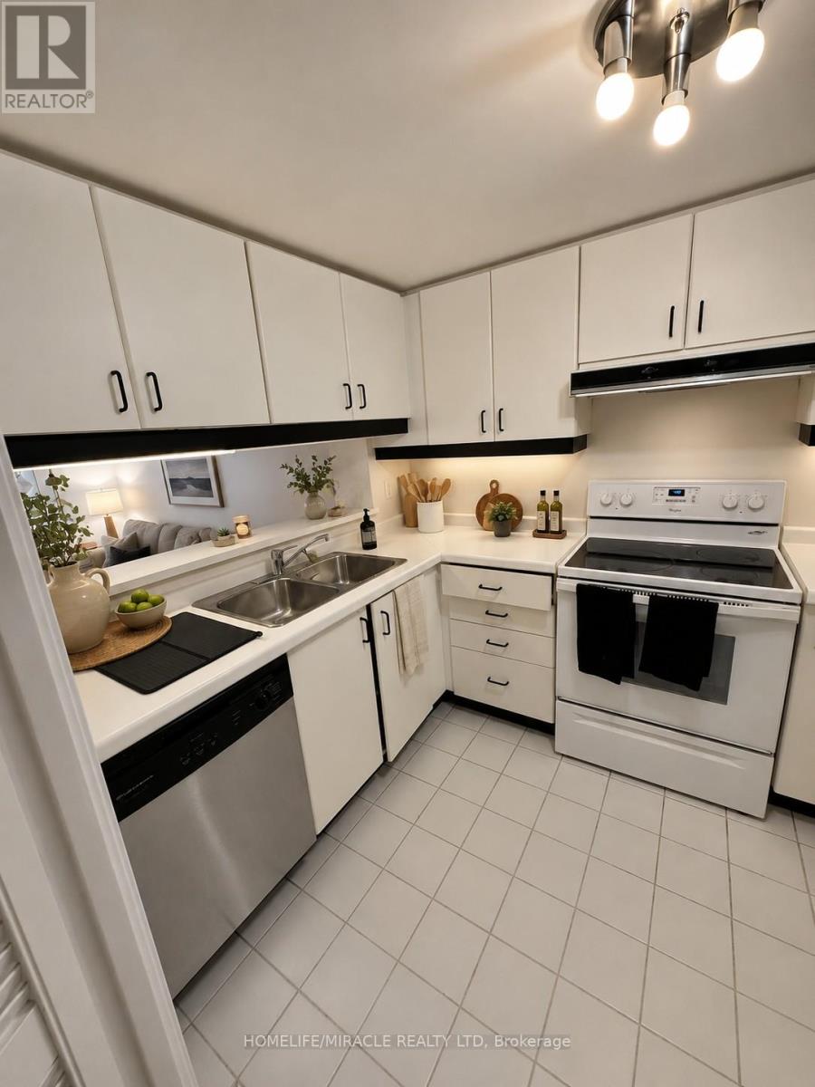 1907 - 717 Bay Street, Toronto, Ontario  M5G 2J9 - Photo 10 - C13438000