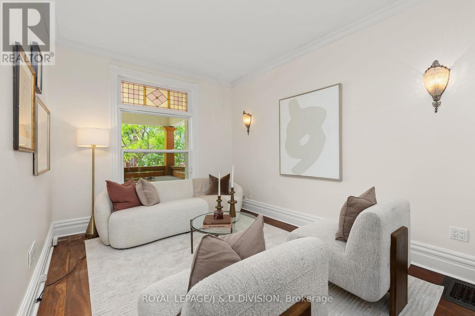 477 Roxton Road, Toronto, Ontario  M6G 3R5 - Photo 6 - C13416266