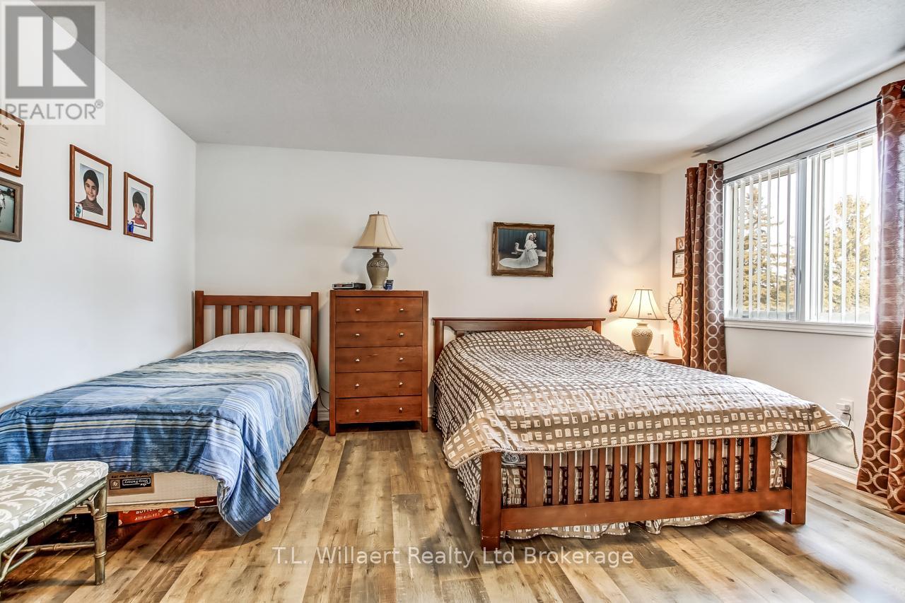 42 Seaton Crescent, Tillsonburg, Ontario  N4G 0J8 - Photo 11 - X12834224