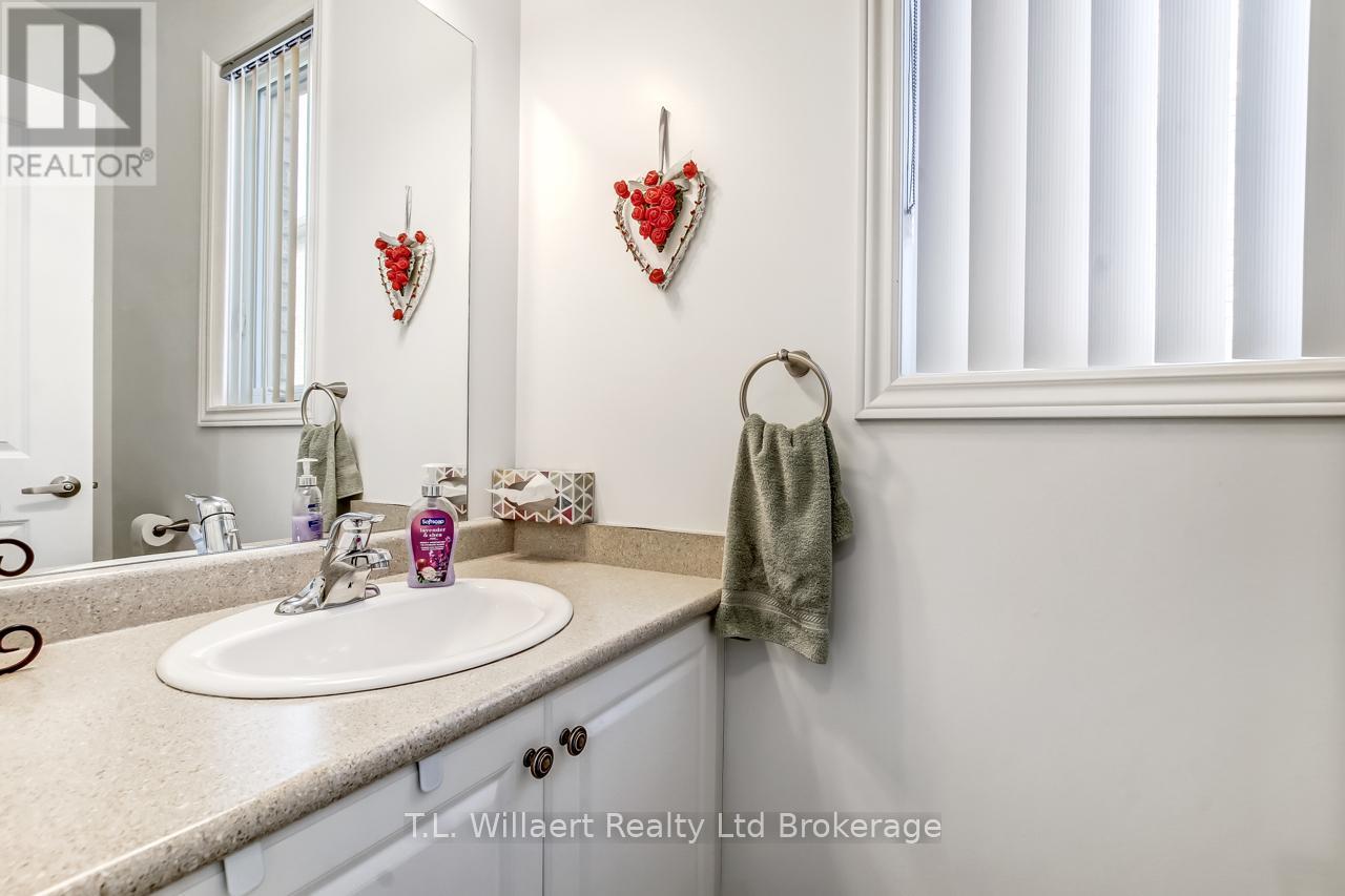 42 Seaton Crescent, Tillsonburg, Ontario  N4G 0J8 - Photo 3 - X12834224