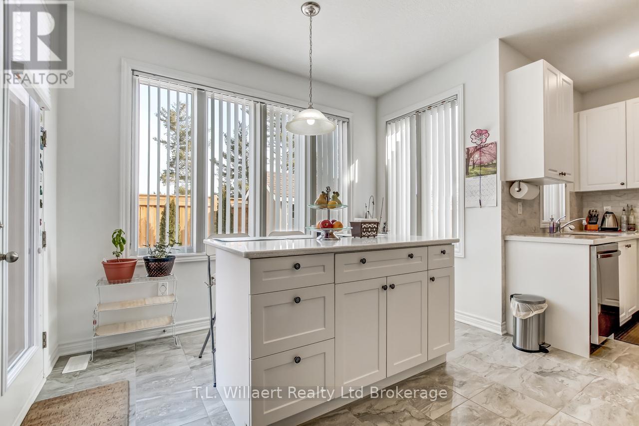 42 Seaton Crescent, Tillsonburg, Ontario  N4G 0J8 - Photo 8 - X12834224