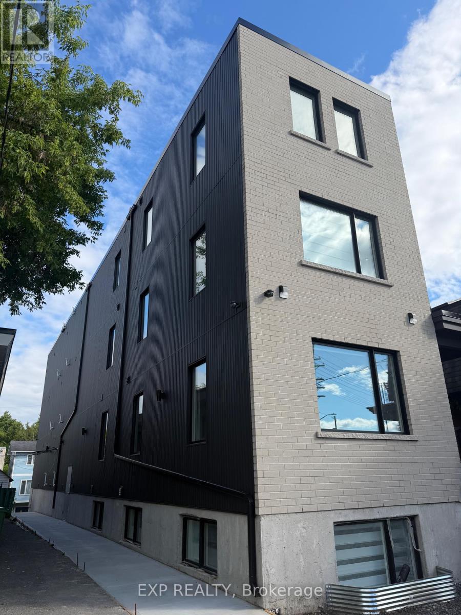 . - 258 MONTFORT STREET, Ottawa, Ontario