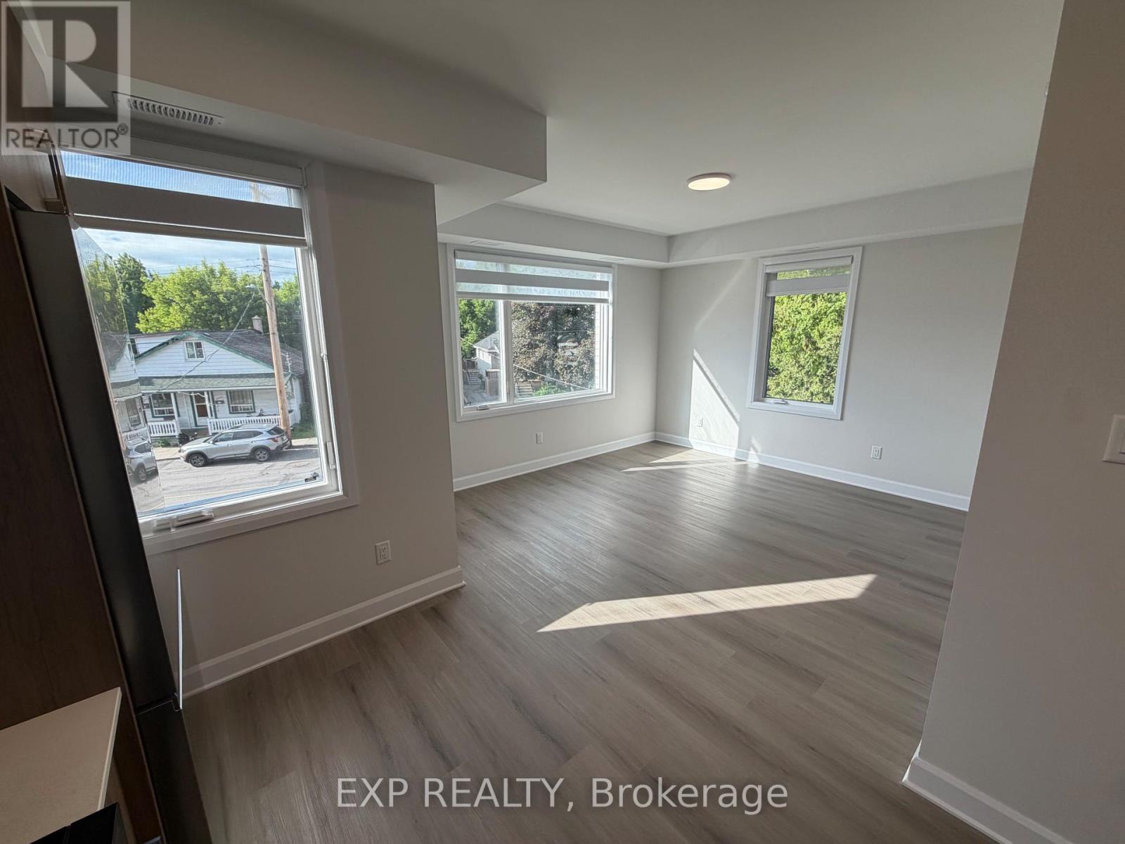 . - 258 Montfort Street, Ottawa, Ontario K1L 5P2 - Photo 5 - X13442028
