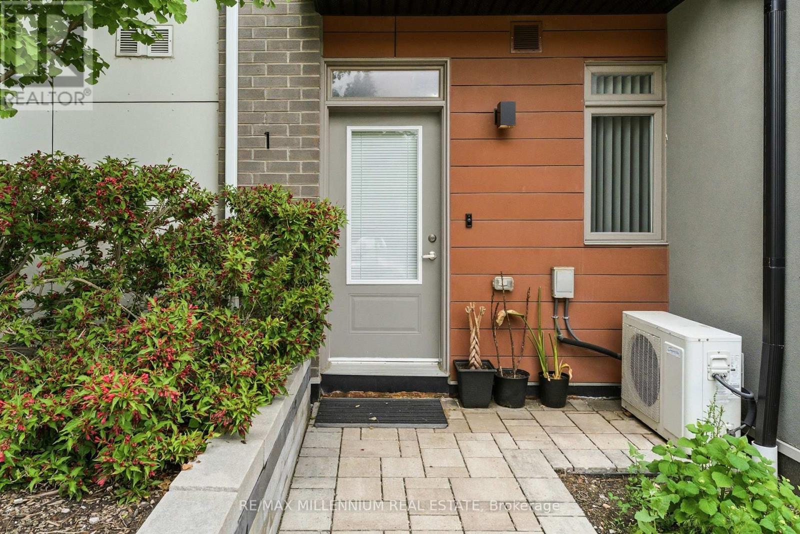 1 - 60 Orchid Place Drive, Toronto, Ontario M1B 0C4 - Photo 2 - E13441980