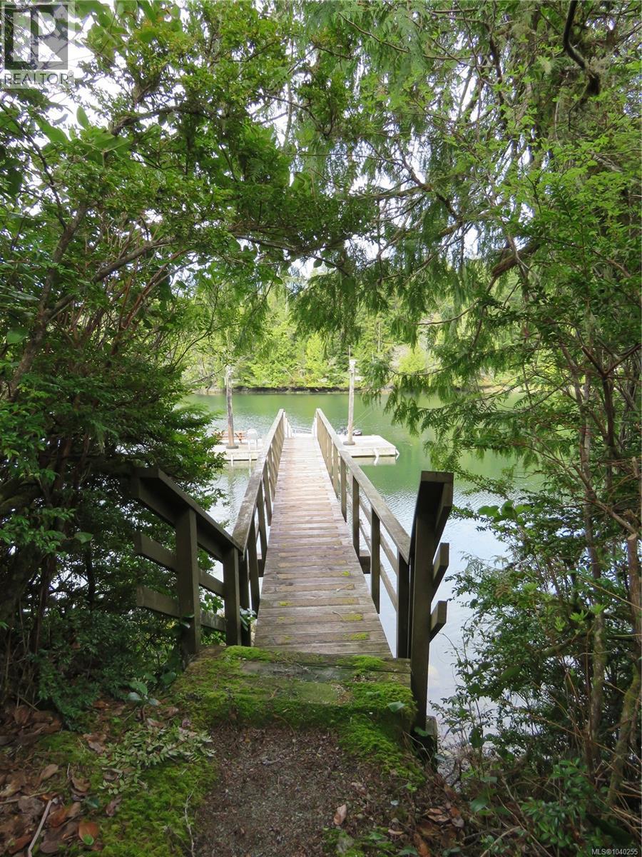 522 Burlo Island, Bamfield, British Columbia  V0R 1B0 - Photo 21 - 1040255