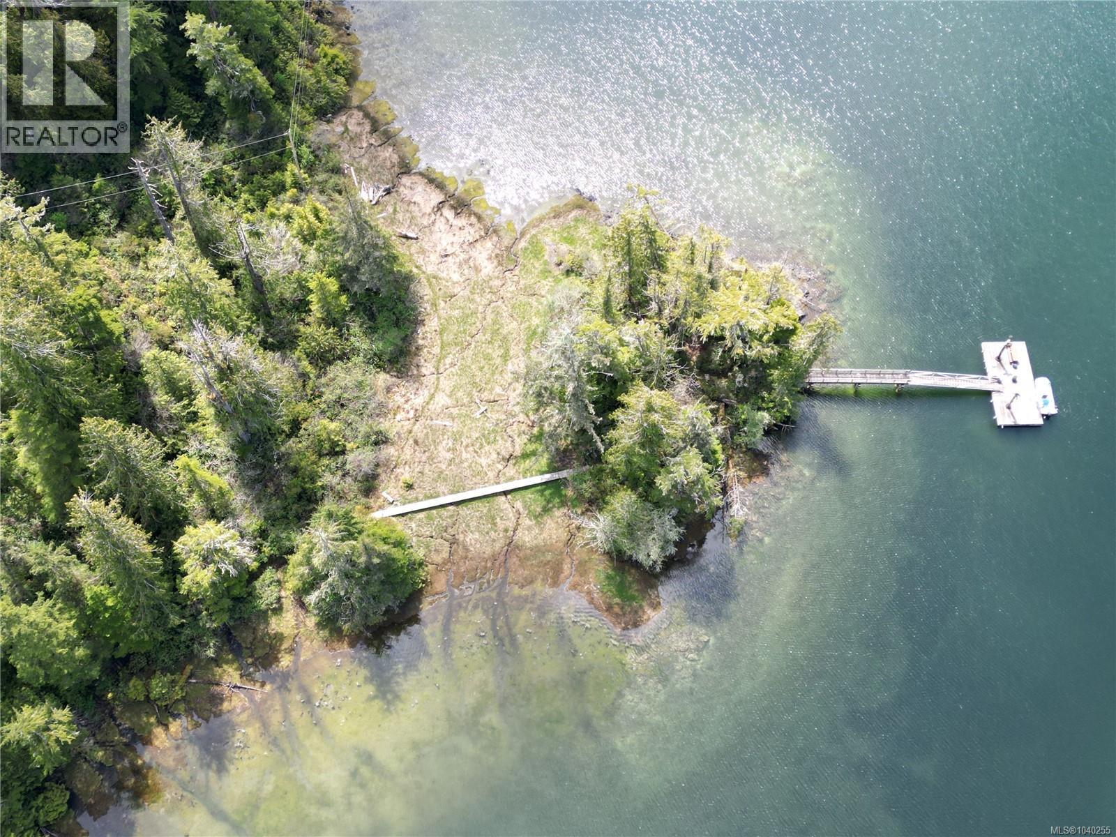 522 Burlo Island, Bamfield, British Columbia  V0R 1B0 - Photo 4 - 1040255