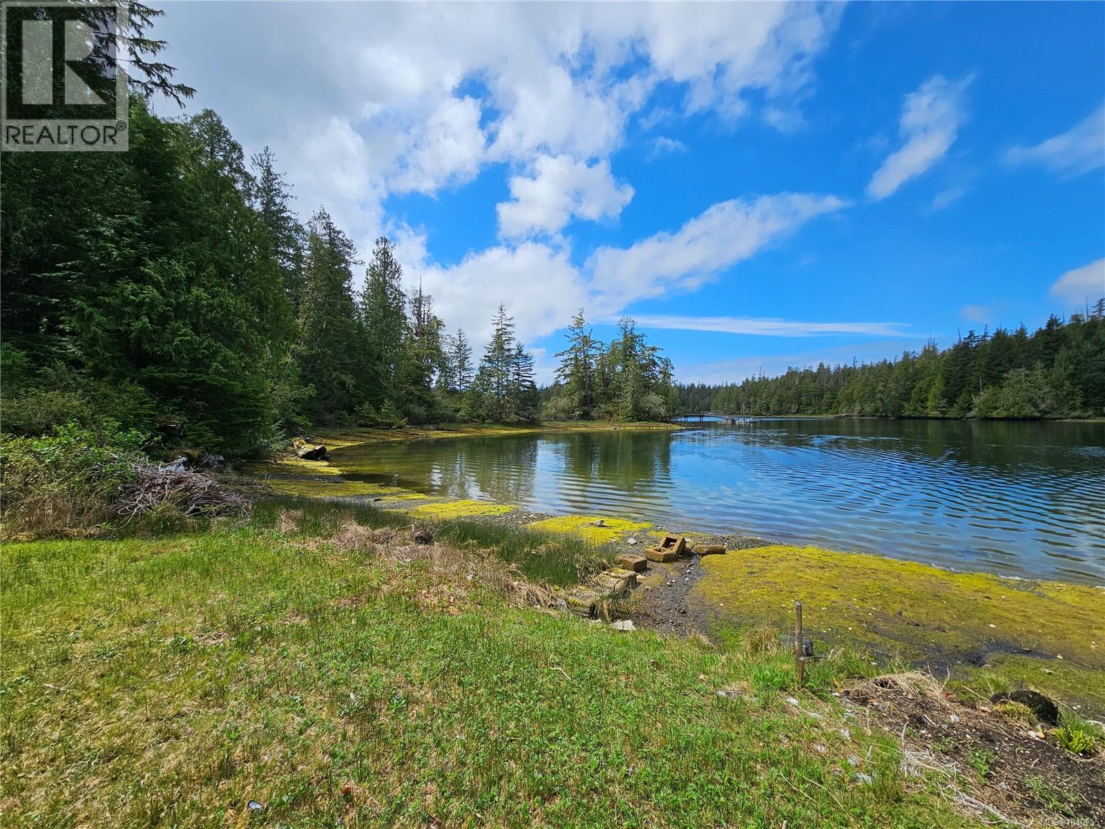 522 Burlo Island, Bamfield, British Columbia  V0R 1B0 - Photo 6 - 1040255