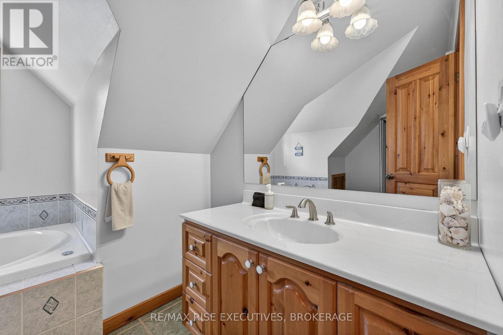 1093b Two Loon Lane, Frontenac, Ontario  K0H 2P0 - Photo 33 - X12964984