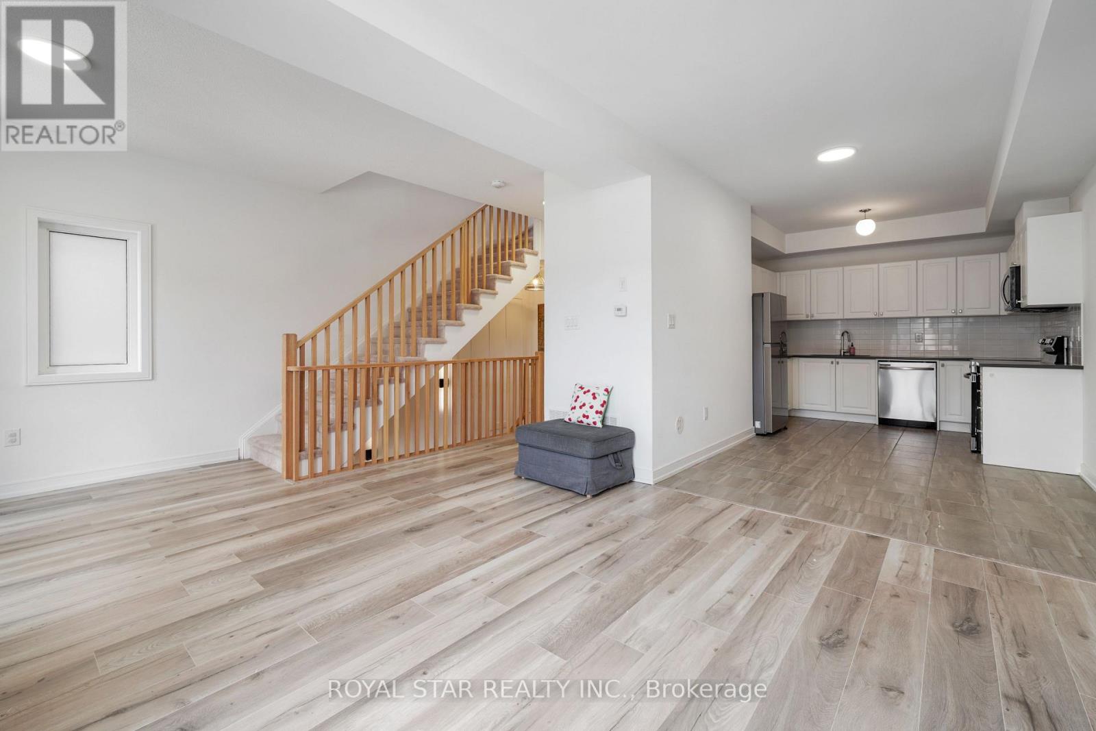 13 Red Maple Lane, Barrie (Innis-Shore), Ontario L9J 0N4 - Photo 11 - S13442068