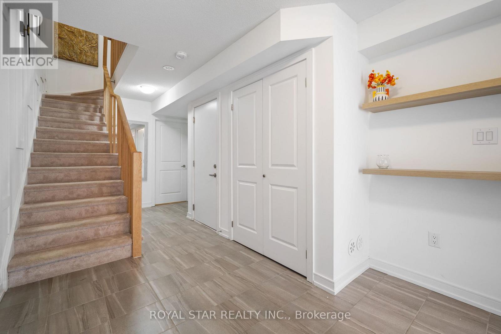 13 Red Maple Lane, Barrie (Innis-Shore), Ontario L9J 0N4 - Photo 4 - S13442068