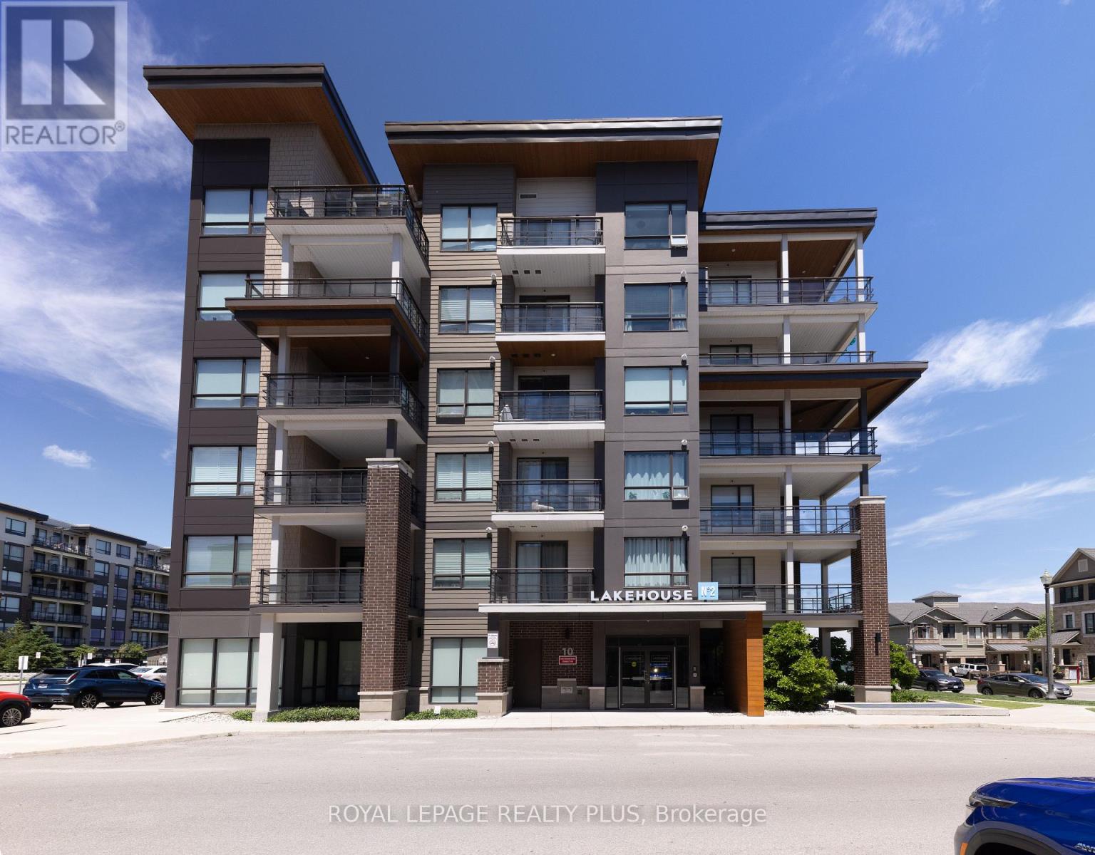 207 - 10 ESPLANADE LANE, Grimsby, Ontario