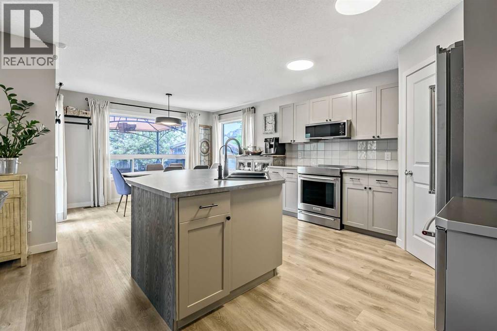 87 Elgin Drive, Calgary, Alberta  T2Z 4H1 - Photo 5 - A2318620