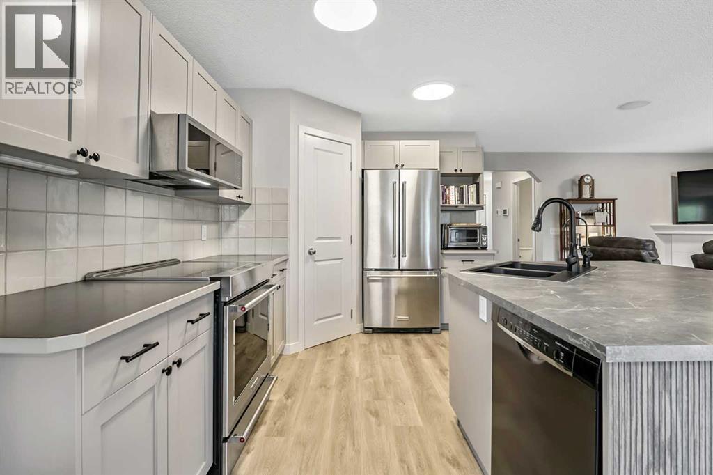 87 Elgin Drive, Calgary, Alberta  T2Z 4H1 - Photo 7 - A2318620