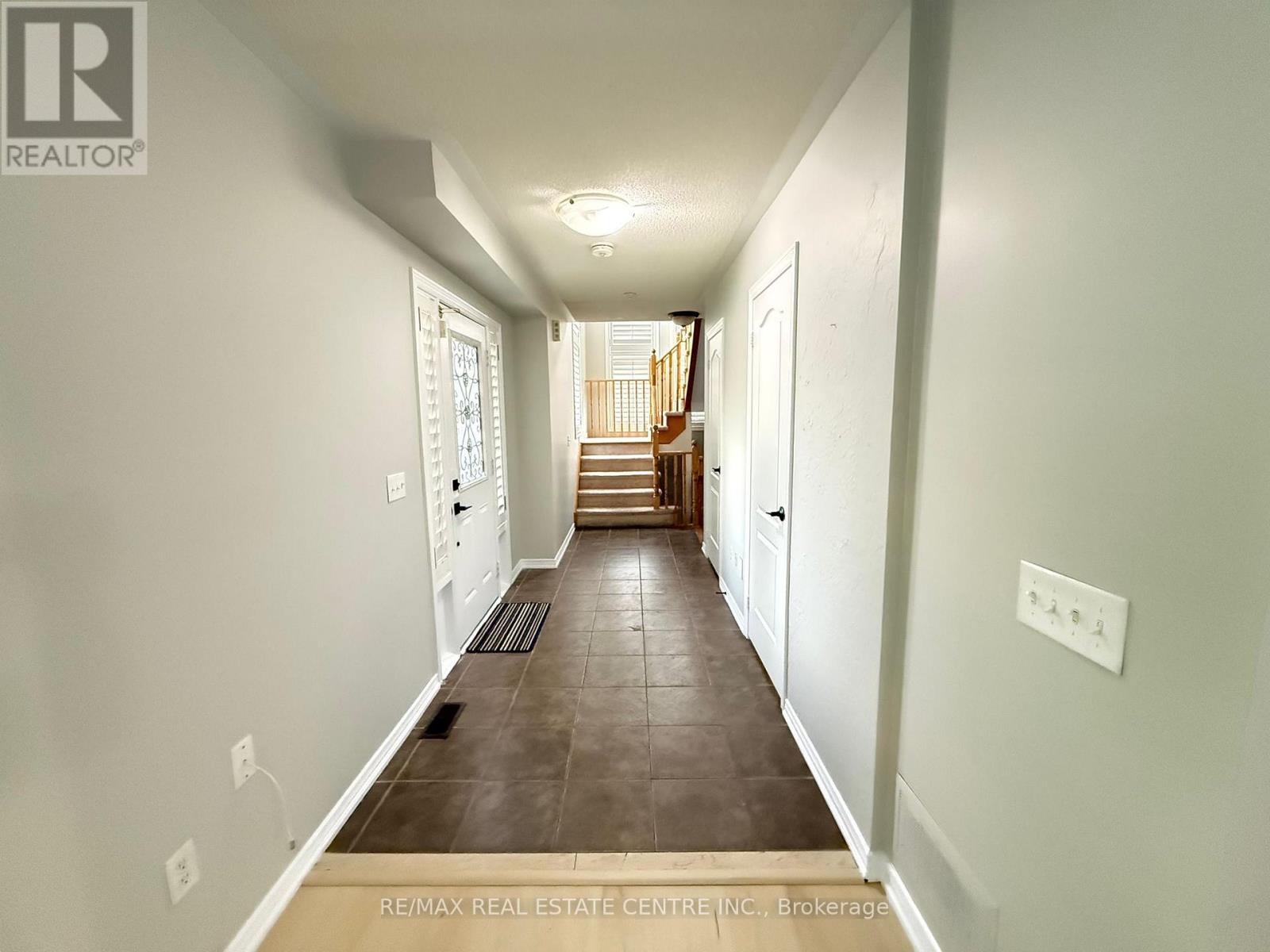 9 Sand Wedge Lane, Brampton, Ontario  L6X 0H1 - Photo 5 - W13252968