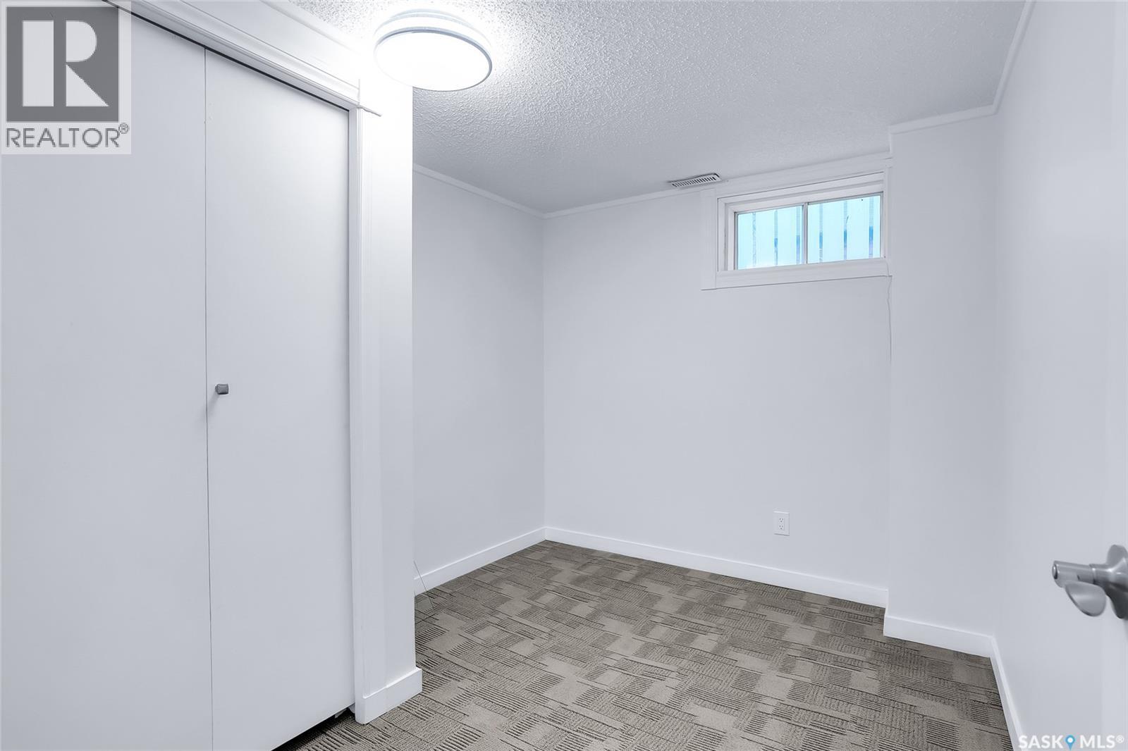 1121 B Avenue N, Saskatoon, Saskatchewan S7L 1G2 - Photo 41 - SK038998