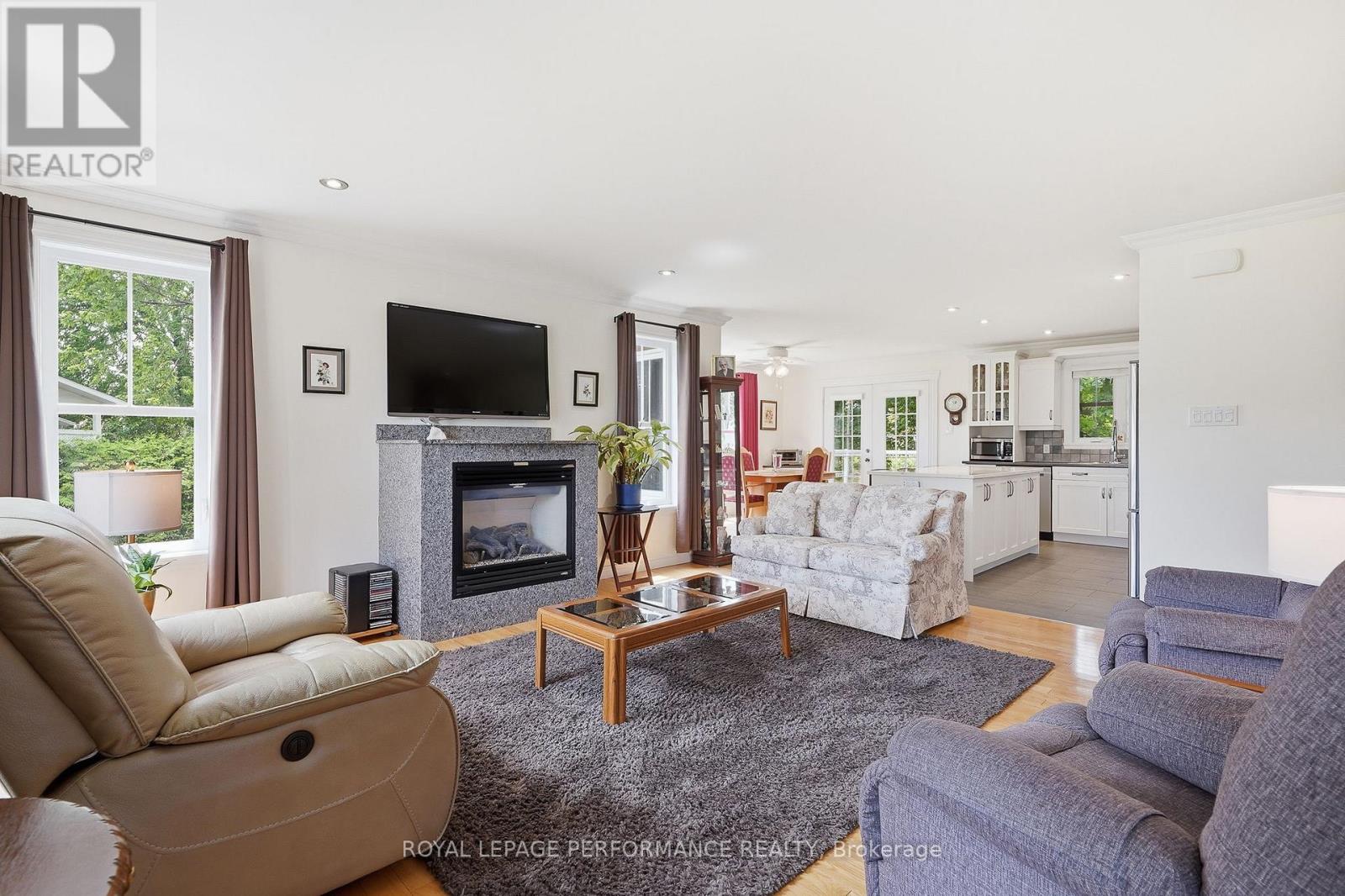 992 Ghislain Street, Hawkesbury, Ontario  K6A 3B2 - Photo 12 - X13442110