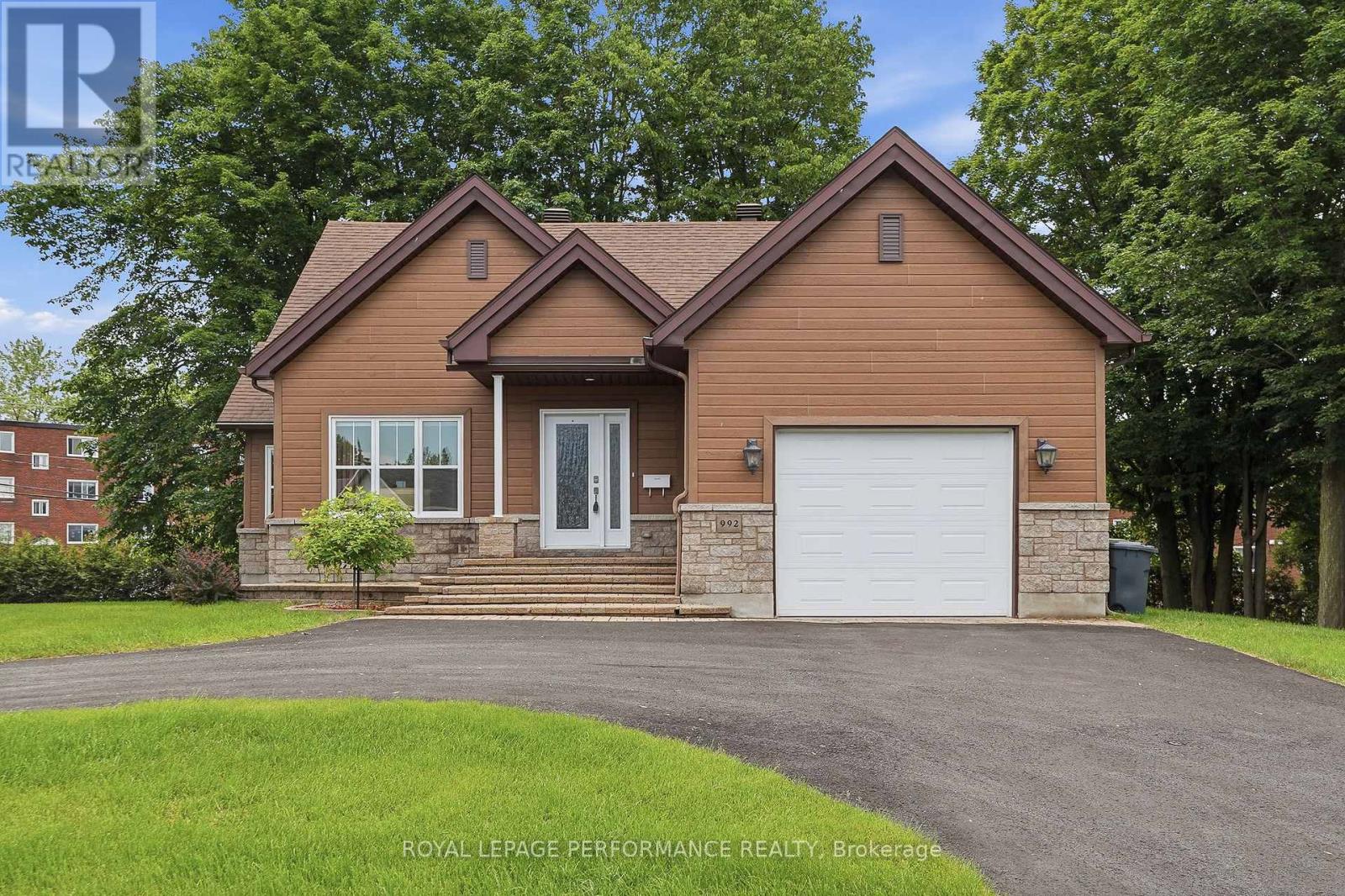 992 Ghislain Street, Hawkesbury, Ontario  K6A 3B2 - Photo 3 - X13442110