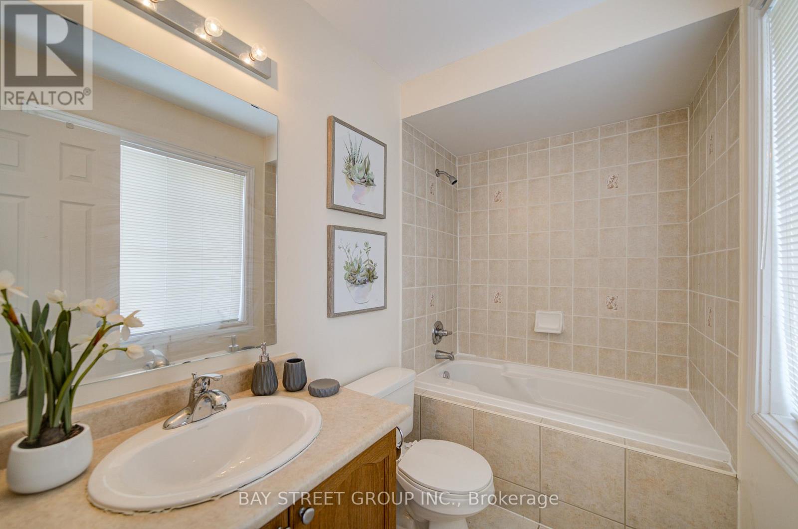 29 Cardrew Street, Markham, Ontario  L6B 1G6 - Photo 44 - N13424904