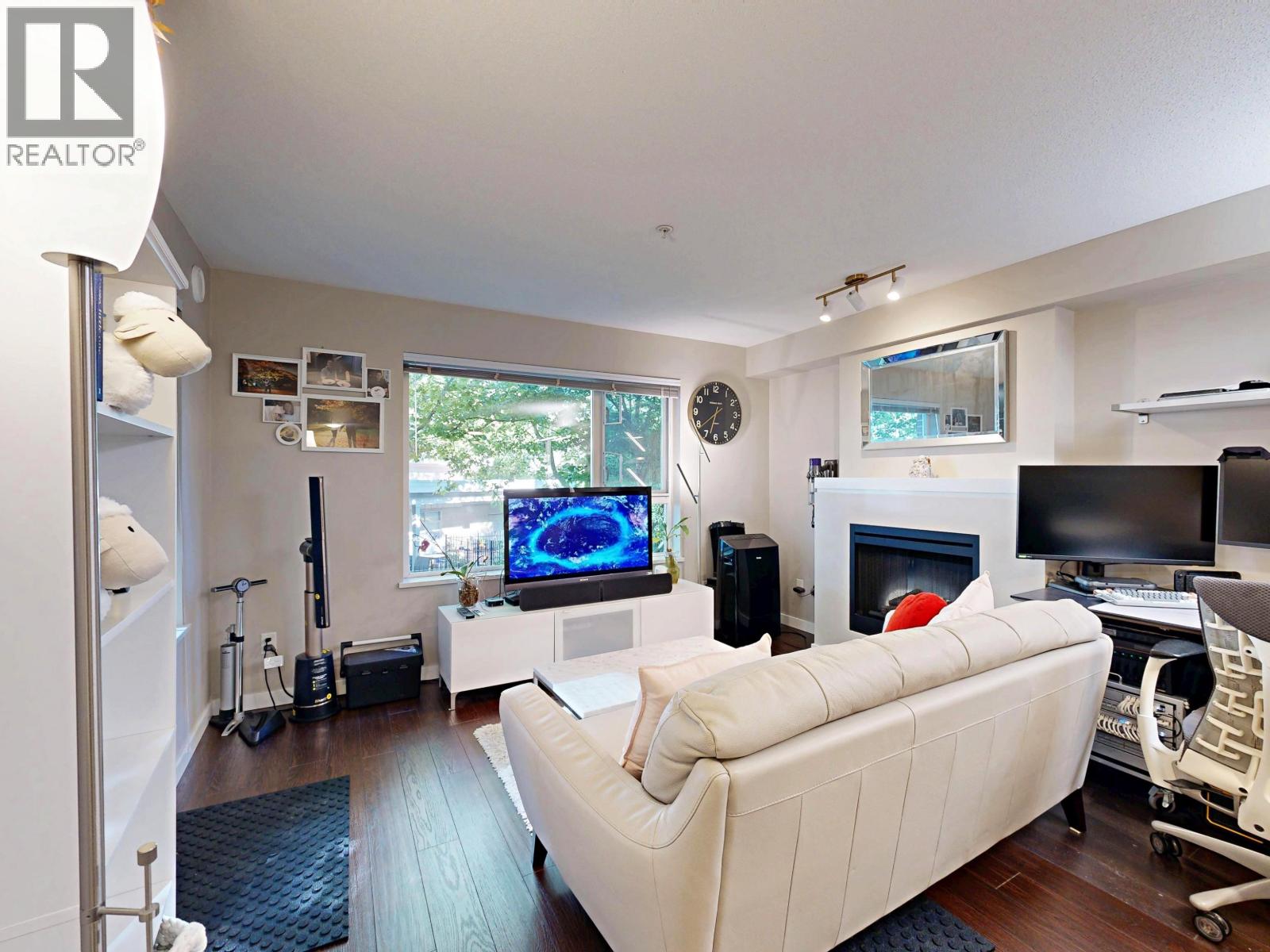 207 4783 Dawson Street, Burnaby, British Columbia  V5C 0A8 - Photo 2 - R3135641