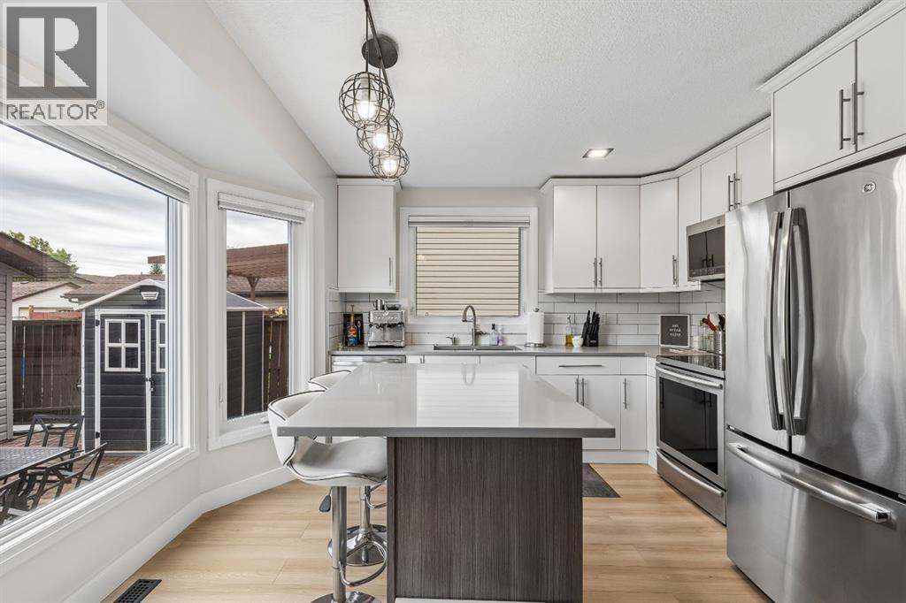 2129 Summerfield Boulevard SE, Airdrie, Alberta  T4B 1X2 - Photo 7 - A2319253