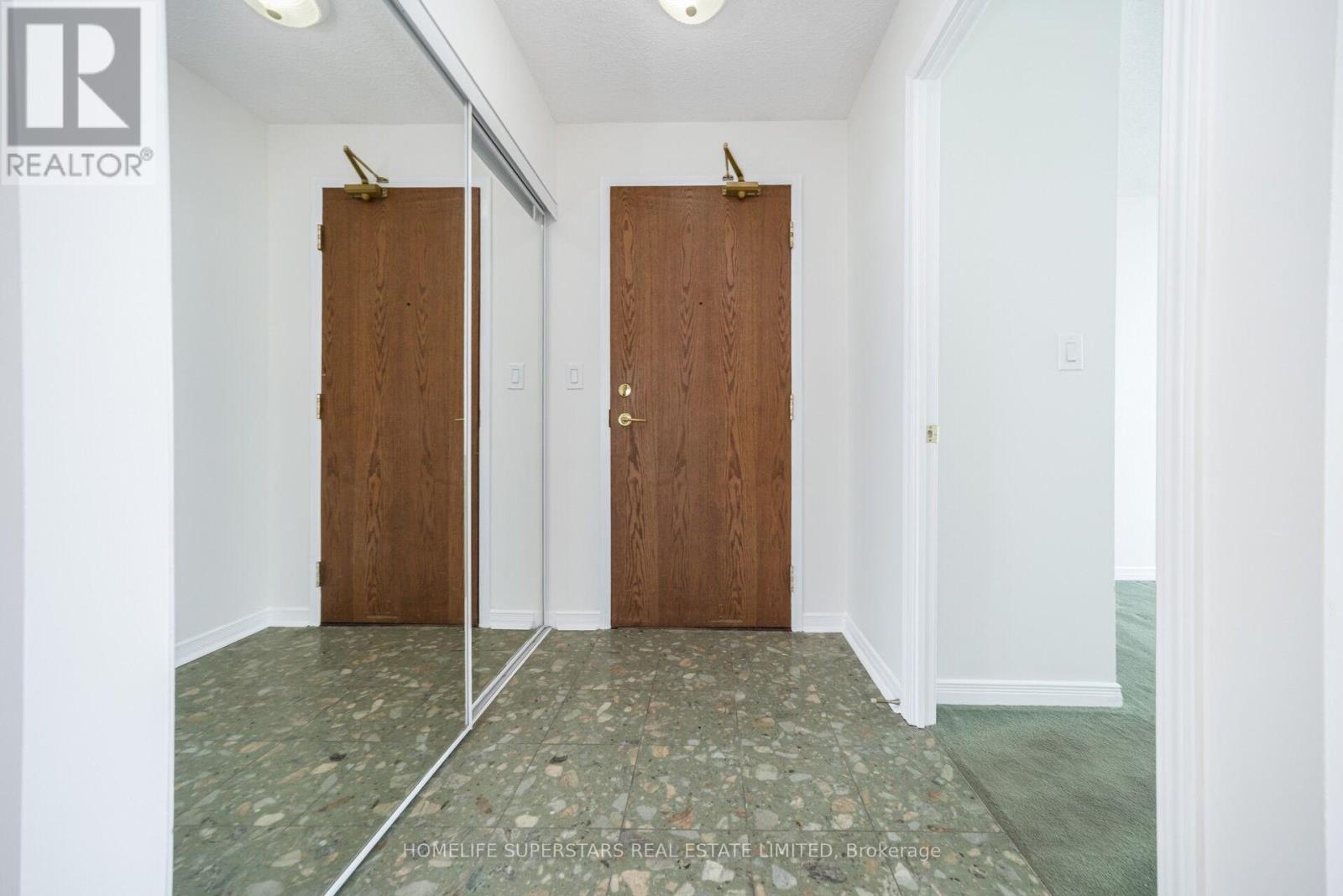 1509 - 4879 Kimbermount Avenue, Mississauga, Ontario  L5M 7R8 - Photo 3 - W13442098