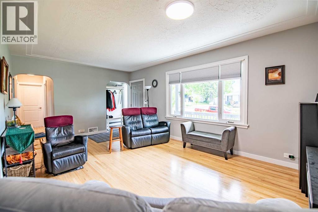 5024 43 Street, Innisfail, Alberta  T4G 1K2 - Photo 8 - A2318545