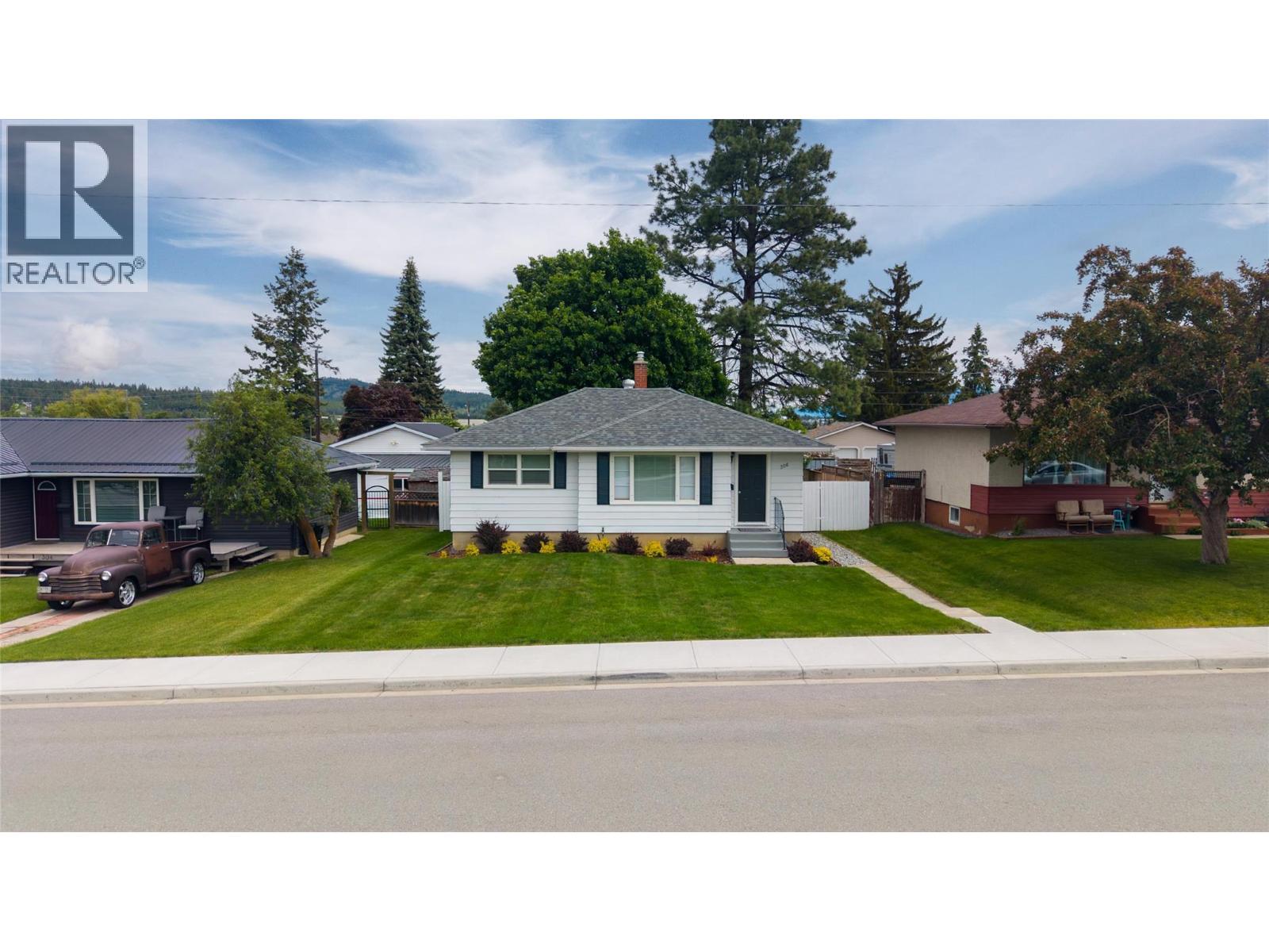 306 8th Street S, Cranbrook, British Columbia