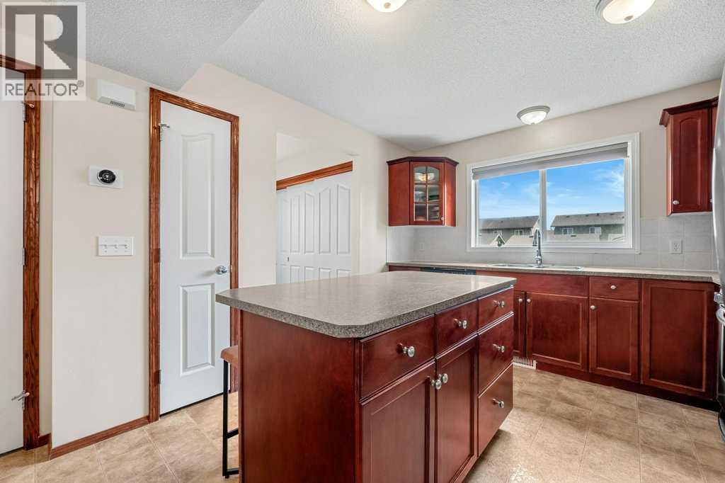 44 Everridge Way Sw, Calgary, Alberta  T2Y 4S7 - Photo 7 - A2319956